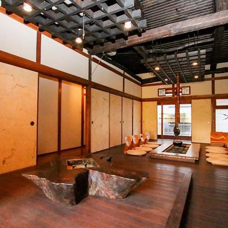 Guesthouse Omoya--全個室--囲炉裏のぬくもりと共にグループの絆を深める古民家宿でゆっくりとした時間を-6名部屋-6名部屋-8名部屋--最大20名-ペット同伴可は一室のみ- Мацуяма Екстер'єр фото