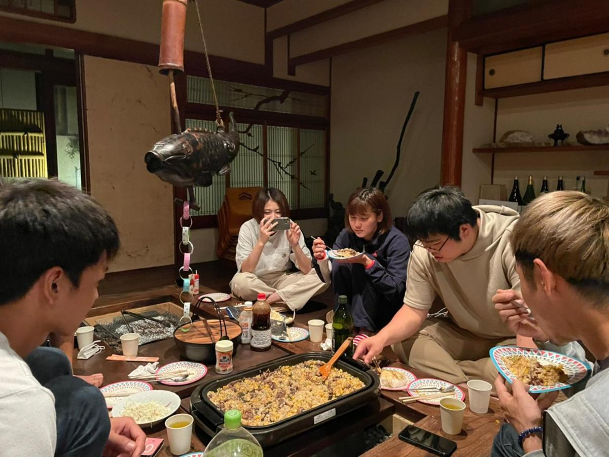 Guesthouse Omoya--全個室--囲炉裏のぬくもりと共にグループの絆を深める古民家宿でゆっくりとした時間を-6名部屋-6名部屋-8名部屋--最大20名-ペット同伴可は一室のみ- Мацуяма Екстер'єр фото