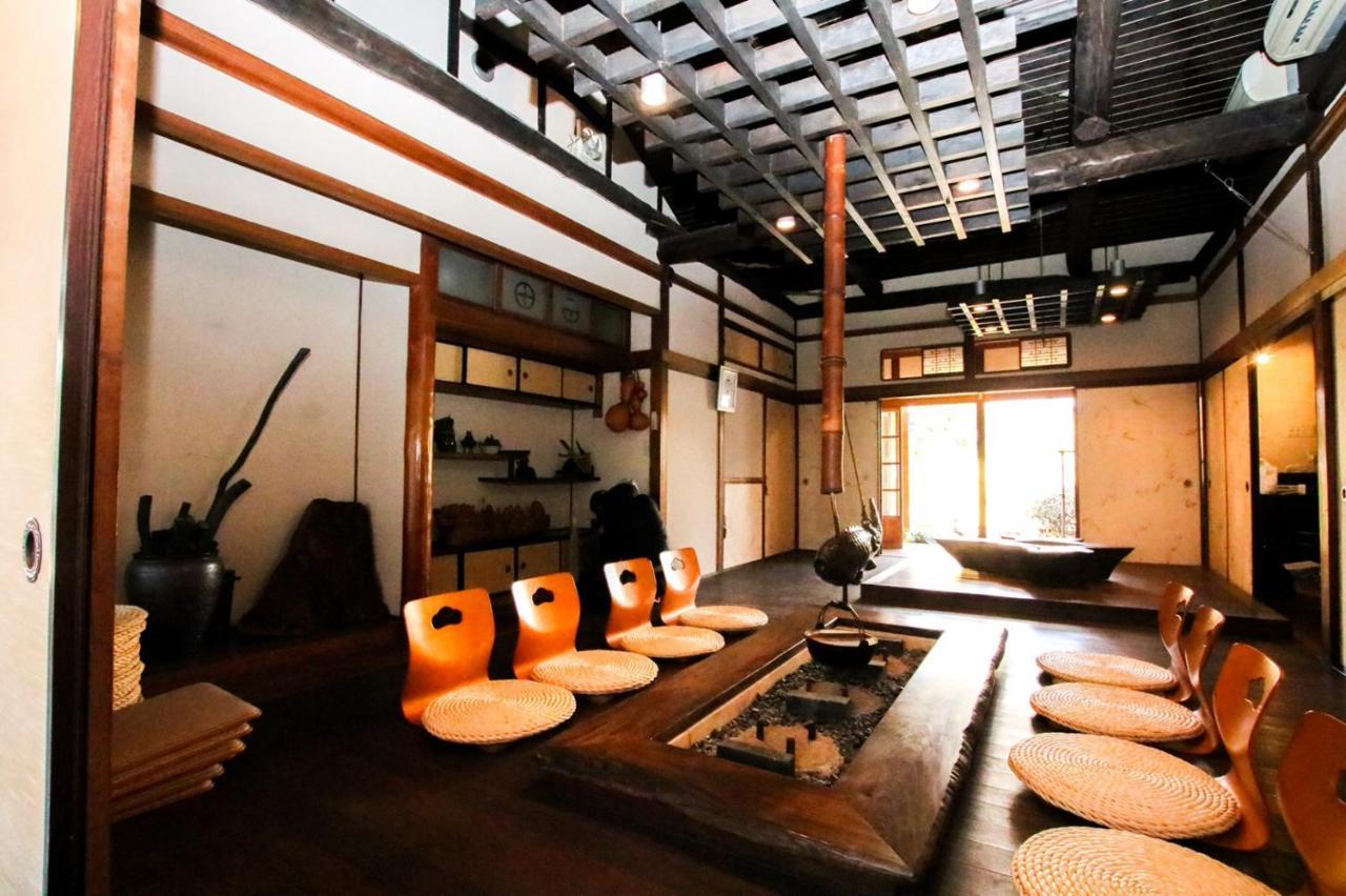 Guesthouse Omoya--全個室--囲炉裏のぬくもりと共にグループの絆を深める古民家宿でゆっくりとした時間を-6名部屋-6名部屋-8名部屋--最大20名-ペット同伴可は一室のみ- Мацуяма Екстер'єр фото